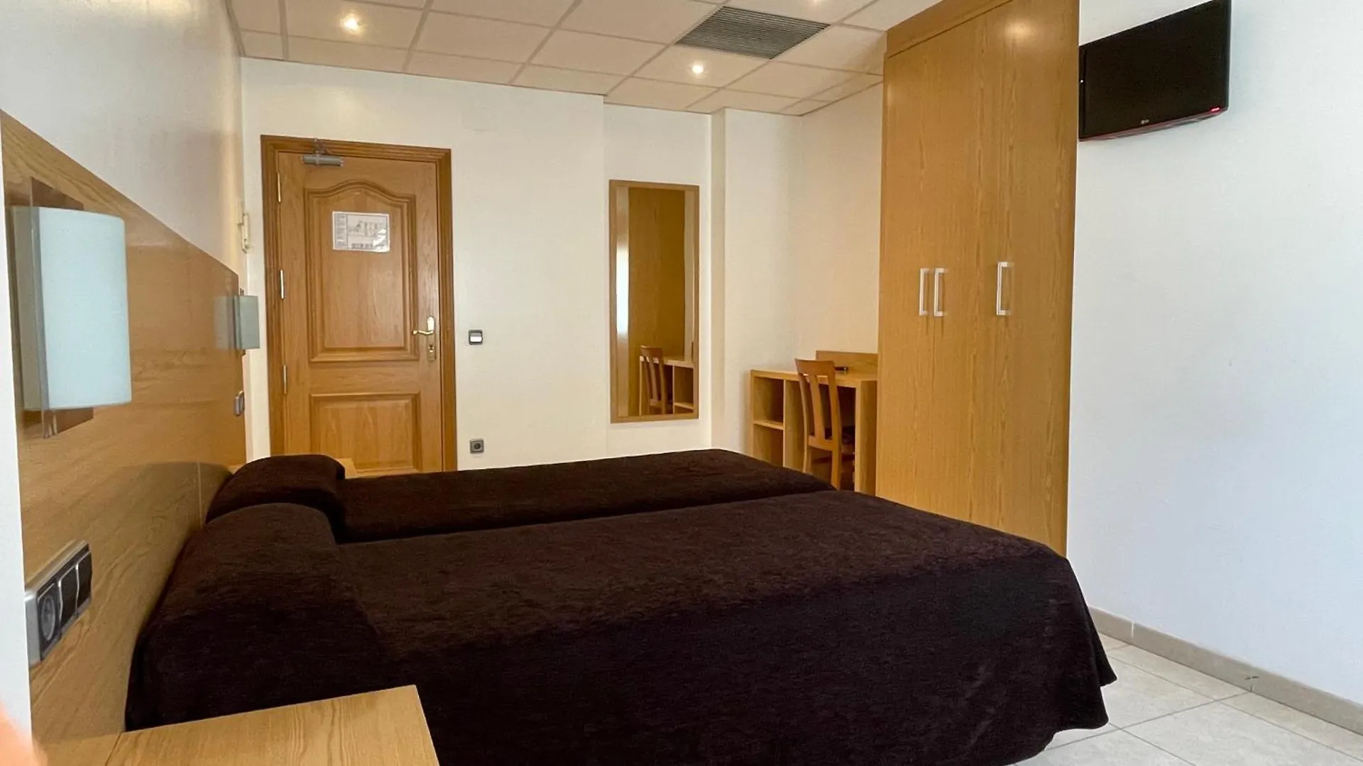 Hotel Font Del Pla 라홍케라 2*,  스페인