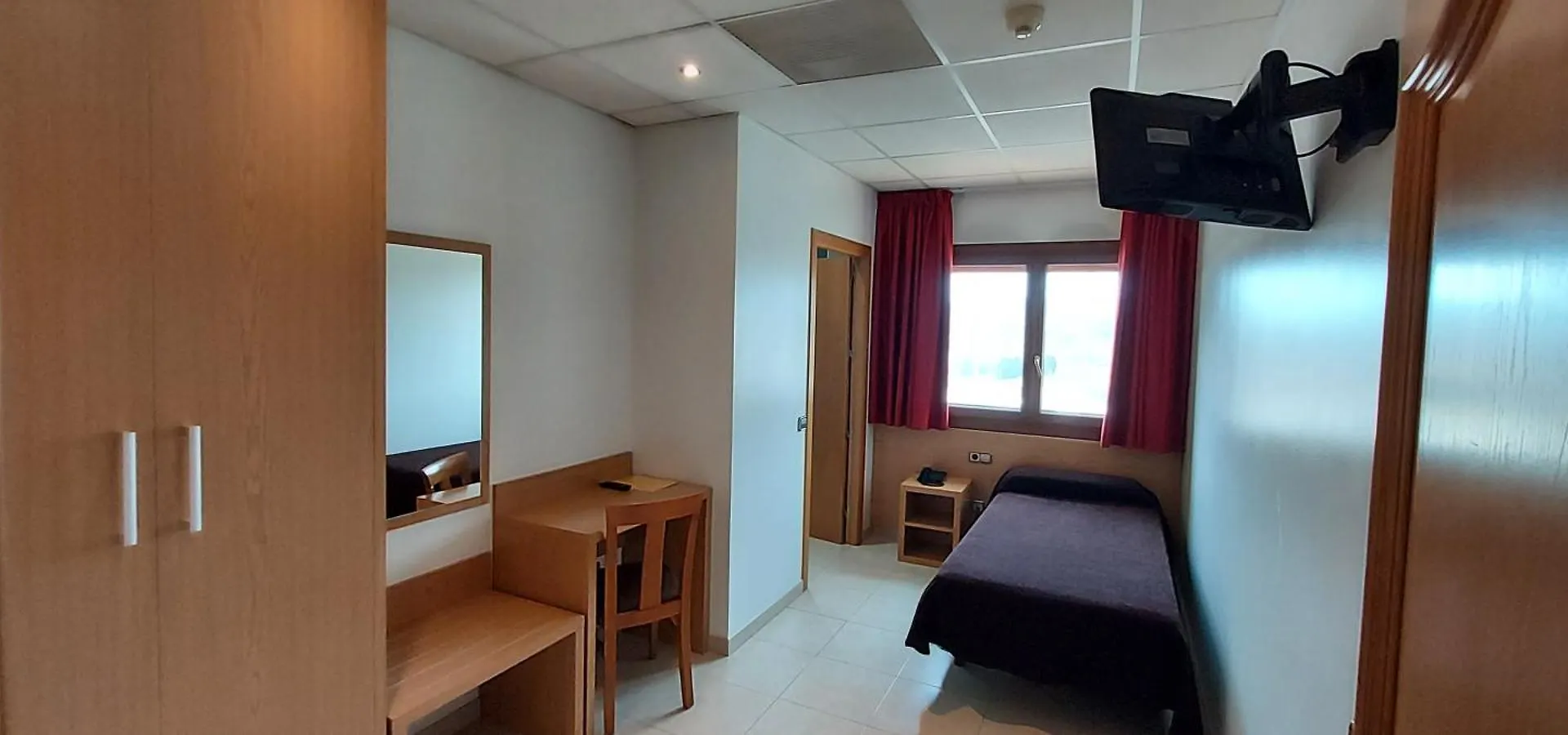 **  Hotel Font Del Pla Spain