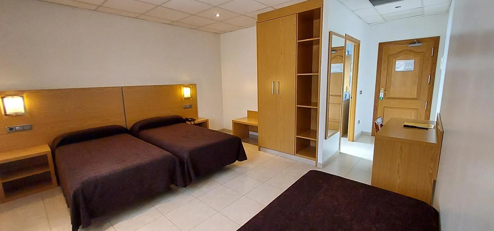 Hotel Font Del Pla 2*, La Jonquera
